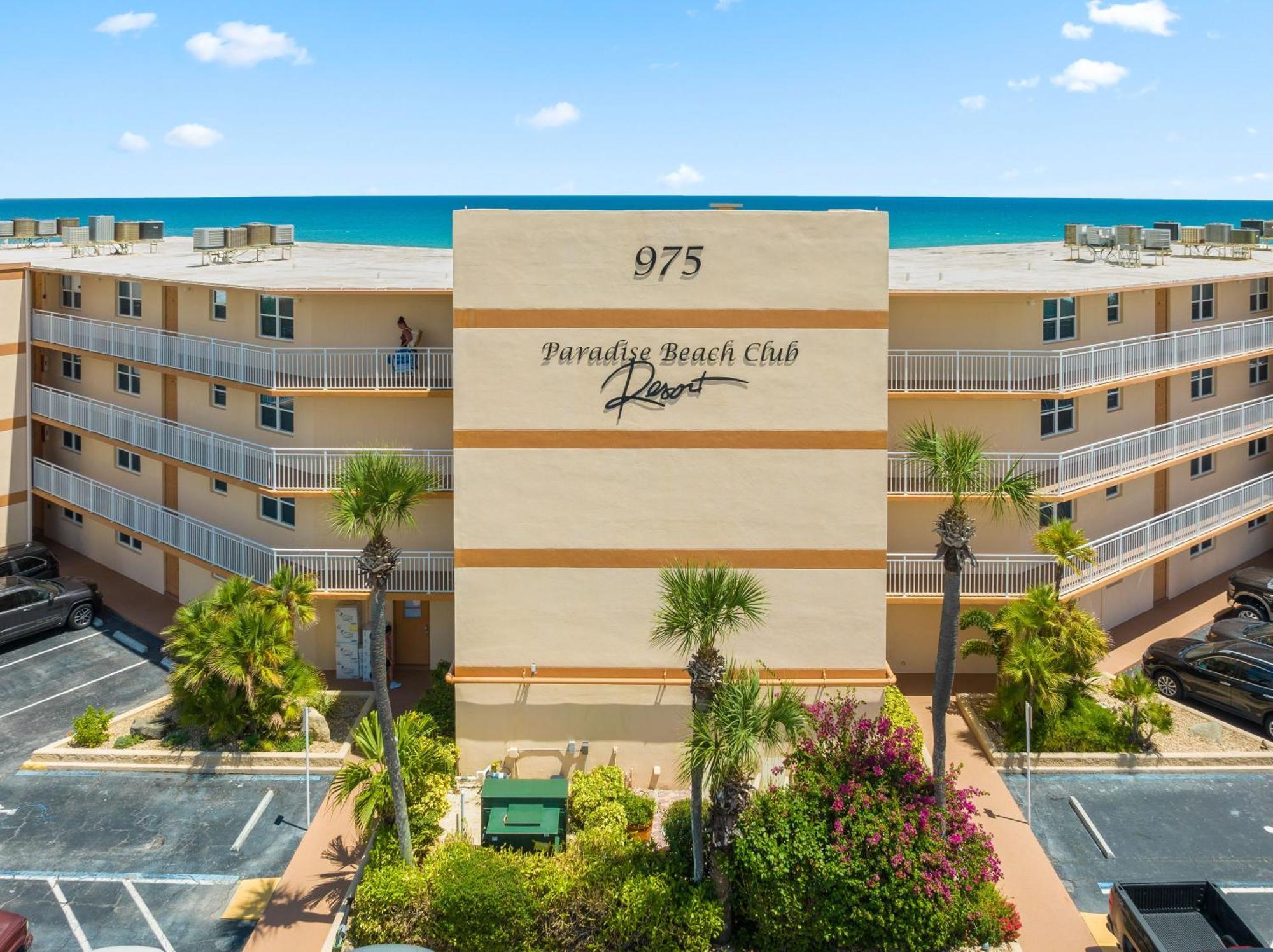 Paradise Beach Club - Oceanfront And Penthouse Satellite Beach Exterior photo